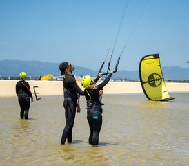 8 Tage From Zero to Hero Anfänger-Kitesurf- und Yoga-Urlaub in Lagos, Algarve, Portugal - Photo 4