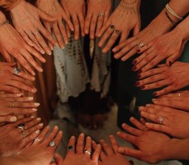 5 Tage Weibliche Essenz: Frauen Retreat mit Yoga, Meditation und Heiligen Ritualen in Andalusien, Spanien - Photo 4