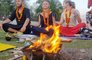 15 días de retiro de yoga y meditación en Rishikesh, India