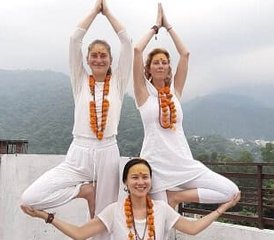 26 días de curso de profesorado tradicional de yoga de 200 horas en Rishikesh, India - Photo 3