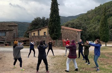 3 días de retiro para detenerse y respirar con yoga, relajación y naturaleza en Sant Ferriol
