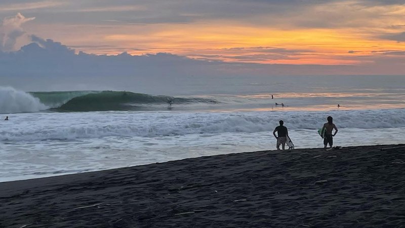 7 jours en stage de surf débutant à Playa Hermosa, Costa Rica
