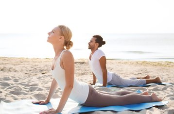 200-Stunden Hybrid: Selbstbestimmt Online und 20 Tage Yin Yoga Therapie TTC in Koh Phangan, Thailand