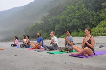 3 jours en stage de sonothérapie et yoga à Rishikesh, Inde