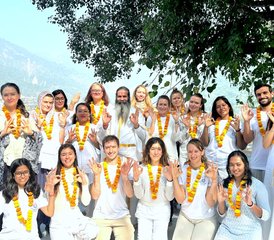 829 jours en stage de formation de professeur de kundalini yoga 300h à Rishikesh, Inde - Photo 1