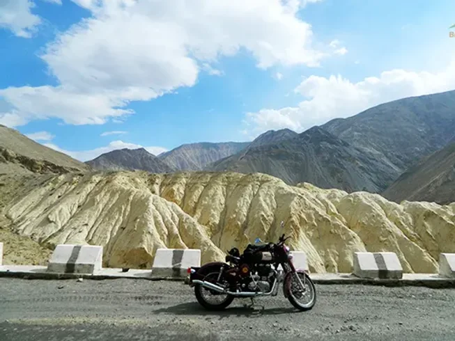10 Day Guided Trans Himalayan Motorcycle Tour in India photo 9