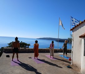 15 jours en stage de formation de professeur de yoga et astrologie 100h à Gythio, Grèce - Photo 2