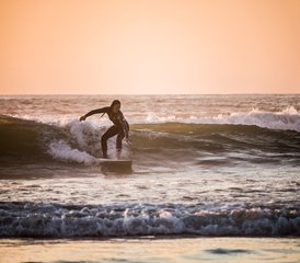 68 Tage Premium-Surf- & Yoga-Retreat in Praia Grande, Portugal: Ozean-Coaching, Achtsamkeit & Boutique-Erlebnis - Photo 1