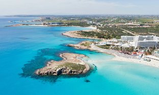Ayia Napa Retreats und Reisen