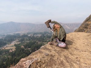 25 Tage 200-Stunden Spirituelle Reise Yogalehrer Ausbildung in Cala, Cusco