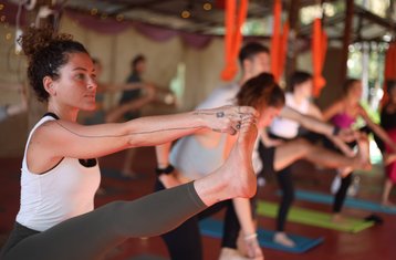22 Tage 200-Stunden Multi-Style (einschließlich Aerial Yoga) Yogalehrer Ausbildung in Goa, Indien
