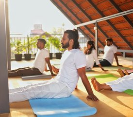 3 días de retiro de yoga, ayurveda, bienestar y terapia rejuvenecedora con yoga en Kerala, India - Photo 3