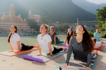 24 jours en stage de formation de professeur de hatha yoga 200h à Rishikesh, Inde