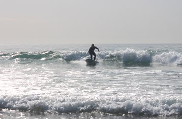10 jours en stage de surf et yoga tout compris à Tamraght, baie de Taghazout, Maroc