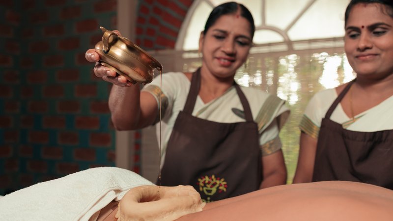 8 Tage Ayurveda und Yoga Wellness Retreat in Kerala