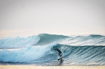 6 días de surf intensivo para coger las mejores olas en Aljezur, Portugal