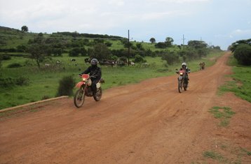 9-Daagse Begeleide Motorfiets Tour om het Verre Noordoosten van Oeganda te Ontdekken