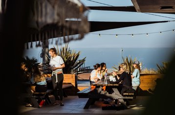 8 Tage Balance & Restore Yoga Retreat am Ozean mit The Salty in Ericeira, Portugal