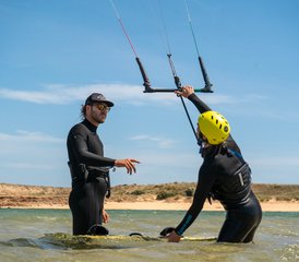 8 Tage From Zero to Hero Anfänger-Kitesurf- und Yoga-Urlaub in Lagos, Algarve, Portugal - Photo 3