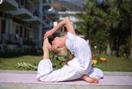 27 jours en formation de professeur de yoga hatha, kundalini et ashtanga vinyasa à Rishikesh, Inde