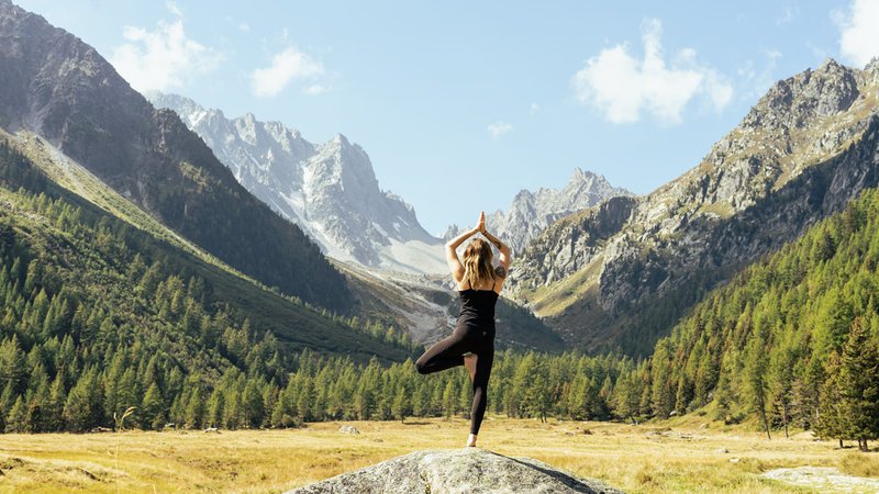 4 Day Active Yoga and Hiking Retreat in the Swiss Alps, Champex-Lac