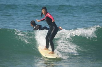 Ganztägiger Surfkurs ohne Übernachtung in der Bucht von Taghazout, Marokko, mit Transport und Mittagessen