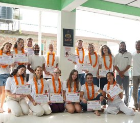29 días de profesorado de yoga multimodal de 300 horas en Dharamsala, India - Photo 2