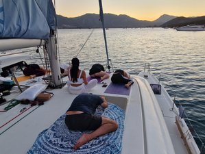 8 Tage Yoga Urlaub an Board einer Segelyacht in Sardinien und Korsika