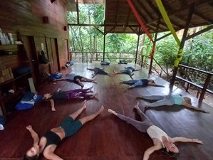 Asistencia solapa Continuación 18 retiros de yoga en el Puerto Viejo de Talamanca | BookYogaRetreats