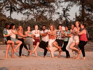 31 Tage 300-Stunden Restorative Yogalehrer Ausbildung in Goa