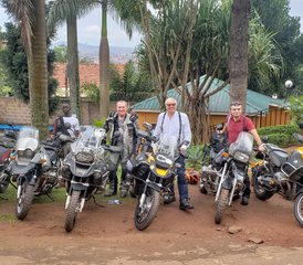 321 jours à moto guidé en Afrique de l’Est : safaris et excursions en bateau - Photo 1