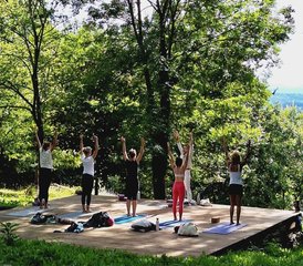 4 jours en stage de yoga pour se mettre en présence et vivre en pleine conscience en Ardèche, France - Photo 2