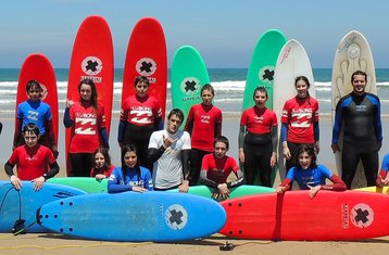 14 jours en stage de surf pour tous niveaux à El Tejo, Cantabrie, Espagne