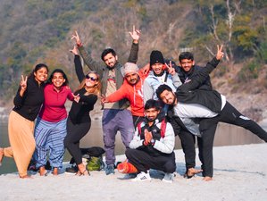 4 Tage Yoga Retreat und Erfrischende Wasserfallwanderung in Rishikesh, Uttarakhand