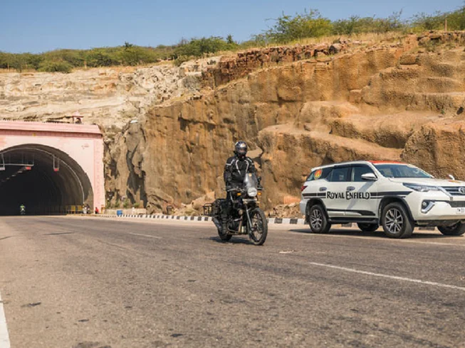 10 Days Golden Triangle Tour on Motorcycle with Orchha & Khajuraho from Delhi