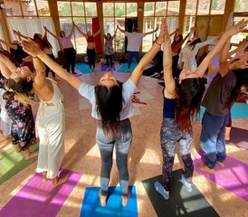 527 días de profesorado de yoga DiviniTree y andino de 300 horas en el Valle Sagrado, Perú - Photo 1
