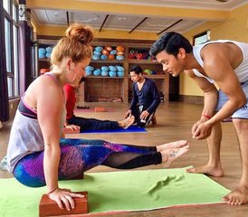 728-Daagse The Path to Mastery 300-uurs Yoga Docentenopleiding in Rishikesh, India: Verdiep je praktijk - Photo 1