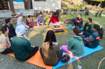 8 días de retiro de yoga y meditación en Rishikesh, India con Ganga Aarti y rafting en el río