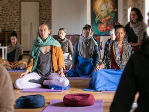 12 Day Silent Meditation and Yoga Retreat in Beautiful Beaujolais, Saint-Just-d'Avray