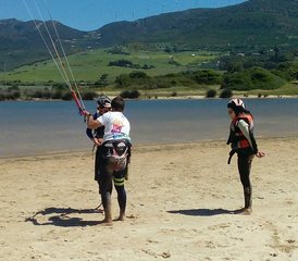 6 Tage Spannender Gruppenkurs im Kitesurf Camp in Tarifa, Cadiz, Spanien - Photo 2