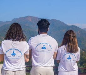 63 Tage 500-Stunden Yogalehrer Ausbildung in Rishikesh, Indien - Photo 2