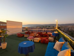 4 jours en stage de yoga, vagues et ambiance côtière à Tamraght, Maroc