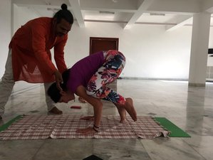 15 Tage 100-Stunden Intensive Weiterbildung für Yogasuchende: Yogalehrerausbildung in Rishikesh, Indien