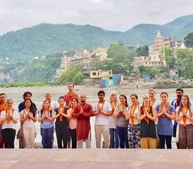 28 días de profesorado de yoga Hatha y Ashtanga de 200 horas con sanación con sonido en Rishikesh, India - Photo 2
