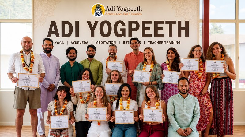 60 Tage 500-Stunden Traditionelle Kundalini Yogalehrer Ausbildung in Rishikesh, Indien