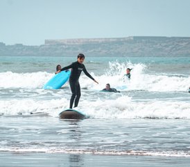 65 jours en stage de surf débutant à intermédiaire à Essaouira, Maroc - Photo 1