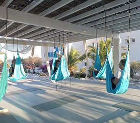7 jours en stage de Fly Yoga au cœur de l'île de Syros, Grèce - Photo 4