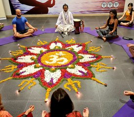 612 días de profesorado de yoga de 100 horas de Ashtanga, Vinyasa, Hatha, Yin y Ayurveda en Bali, Indonesia - Photo 1