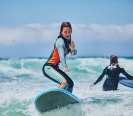 07 Tage Surf-, Yoga- und Skate-Retreat in Peniche, Portugal - Photo 1