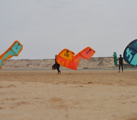 4 Day Beginner or Intermediate Kiteboarding Camp in Dakhla, Morocco - Photo 4
